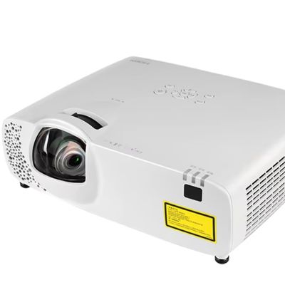Flyin 5500 ANSI Lumens 3LCD Laser Projector Native 4K 3840x2160 Curto Lançamento HDBaseT Educação de Mapeamento 3D