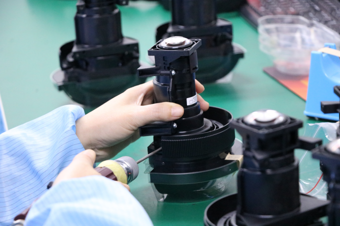 Flyin 2025 Profissional 3LCD 4K Laser Projector 7200 Ansi Lumens Ultra Hd 3840x2160 Alto brilho Para Educa&ccedil;&atilde;o Empresarial Grandes locais Sal&otilde;es de banquetes Palcos 12