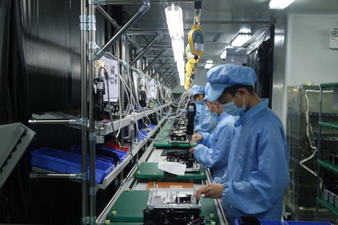 Flyin 2025 Profissional 3LCD 4K Laser Projector 7200 Ansi Lumens Ultra Hd 3840x2160 Alto brilho Para Educa&ccedil;&atilde;o Empresarial Grandes locais Sal&otilde;es de banquetes Palcos 16